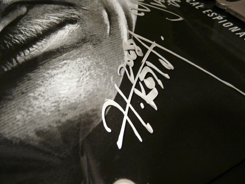 Illustration for article titled Custom Metal Gear Solid 4 PS3 Is Full Of Awesome Substance